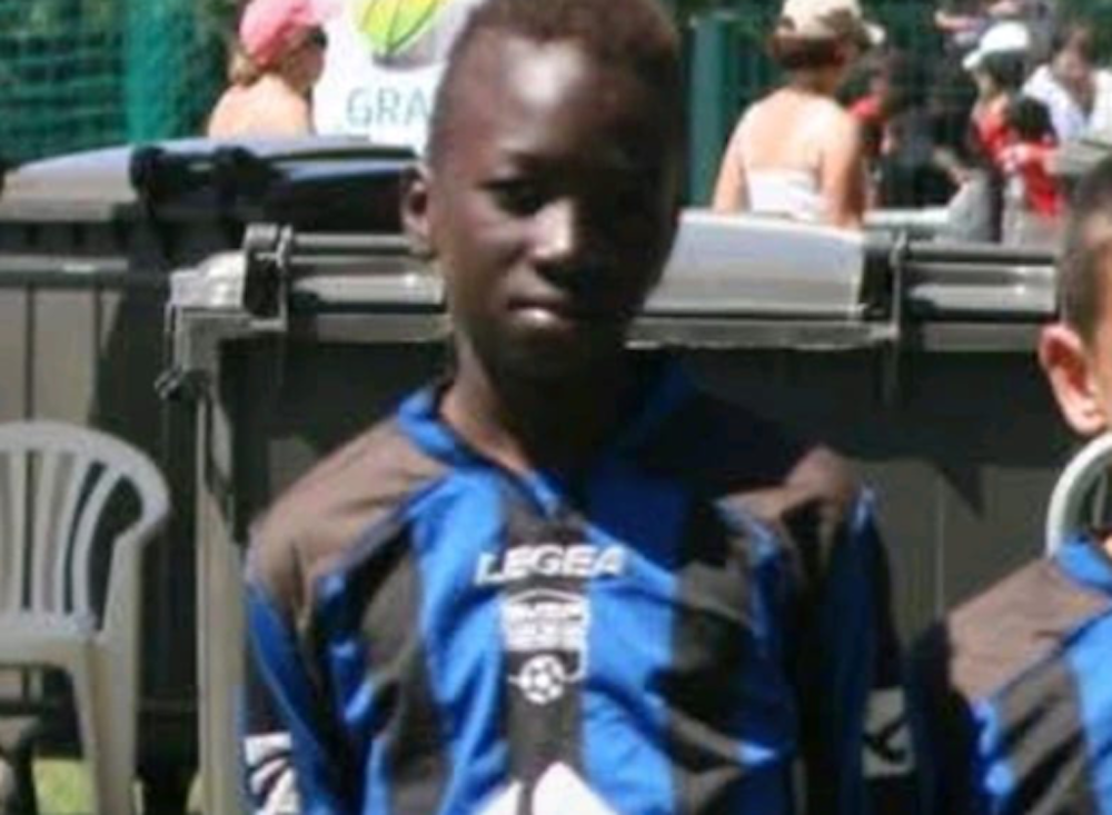 GUEYE-B.png